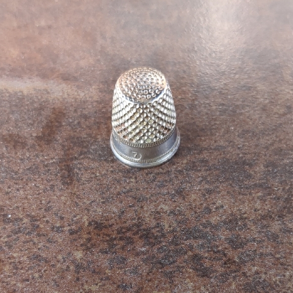 None Accessories - Metal Thimble